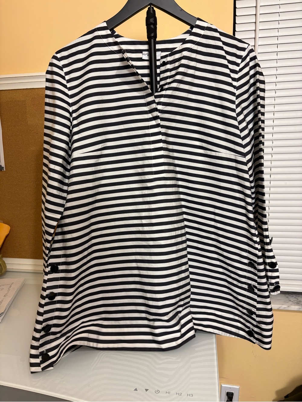 Akris Punto Black & White Striped Long Sleeve Pullover Blouse